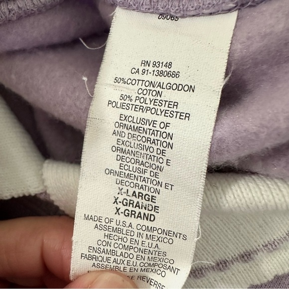 Purple and White Retro Sweatshirt with Ribbed Cuffs - Picture 5 of 6